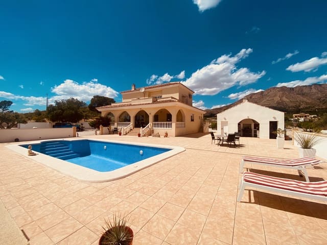 Chalet de 4 habitaciones en Macisvenda, Abanilla en venta con piscina garaje - 479.000 € (Ref: 9825741)