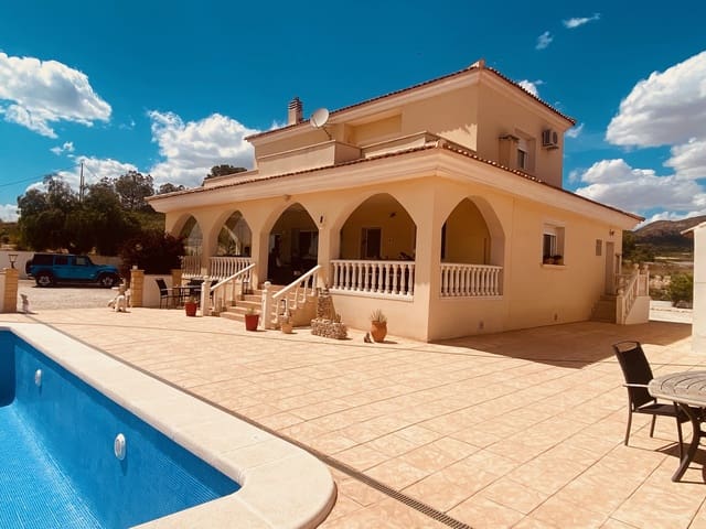 Chalet de 4 habitaciones en Macisvenda, Abanilla en venta con piscina garaje - 479.000 € (Ref: 9825741)