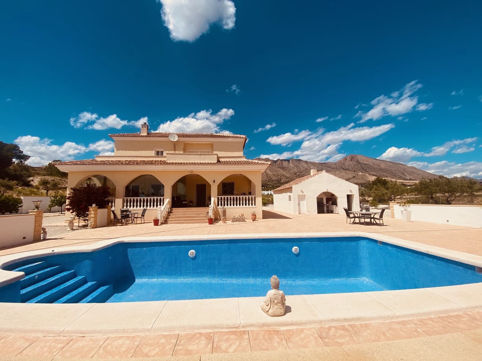 Chalet de 4 habitaciones en Macisvenda en venta con piscina garaje - 479.000 € (Ref: 9825741)