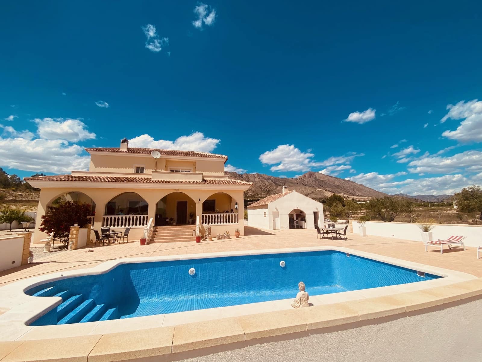 Chalet de 4 habitaciones en Macisvenda en venta con piscina garaje - 479.000 € (Ref: 9825741)