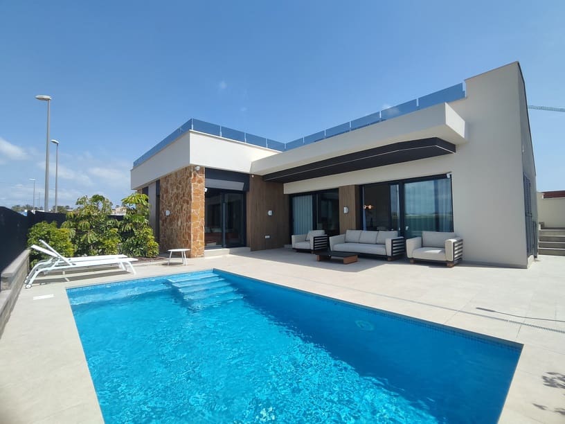 3 bedroom Townhouse for sale in Ciudad Quesada with pool garage - € 579,000 (Ref: 9841086)
