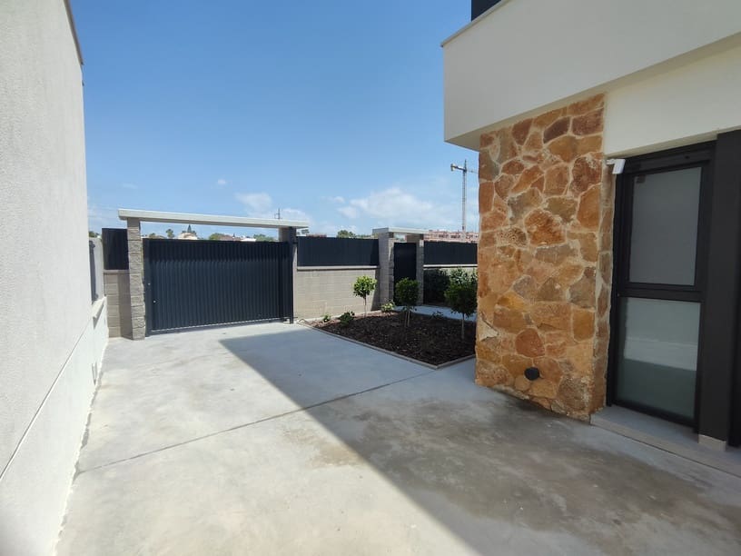 3 bedroom Townhouse for sale in Ciudad Quesada with pool - € 649,000 (Ref: 9841088)