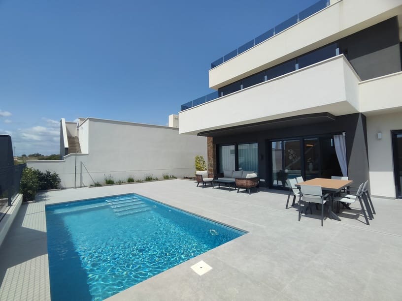 3 bedroom Townhouse for sale in Ciudad Quesada with pool - € 649,000 (Ref: 9841088)