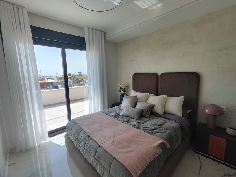 3 bedroom Townhouse for sale in Ciudad Quesada with pool - € 649,000 (Ref: 9841088)