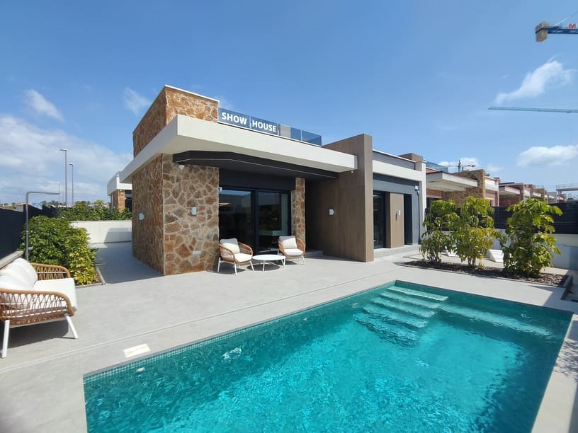 3 bedroom Townhouse for sale in Ciudad Quesada with pool - € 549,000 (Ref: 9841089)