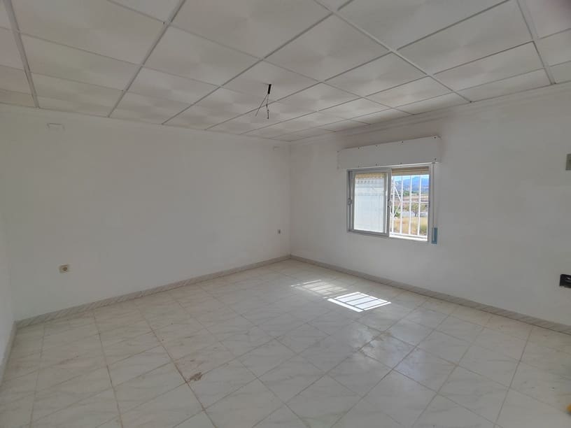 5 bedroom Finca/Country House for sale in Abanilla with garage - € 94,000 (Ref: 9872477)