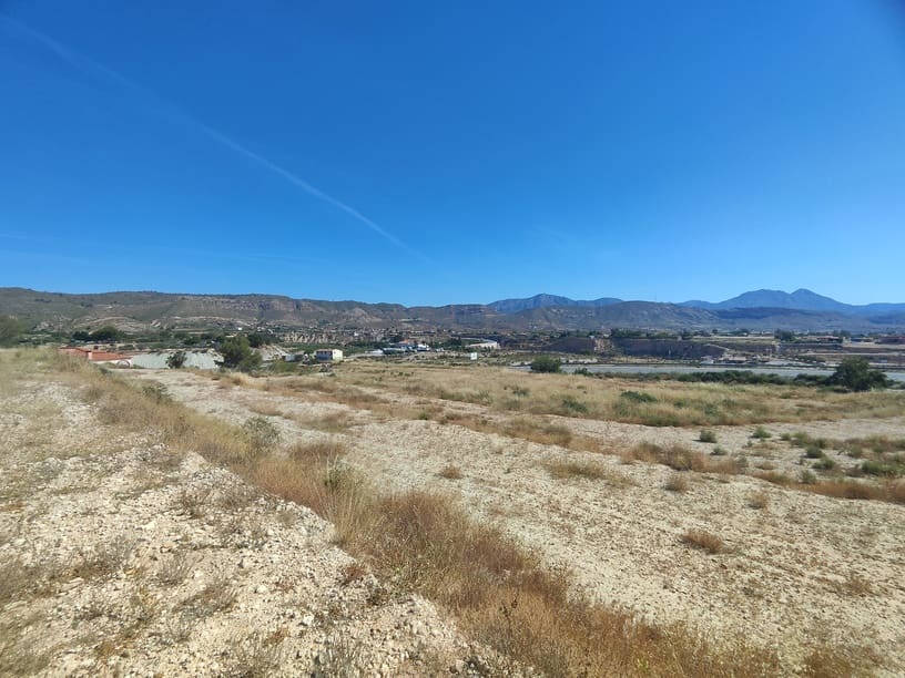5 bedroom Finca/Country House for sale in Abanilla with garage - € 94,000 (Ref: 9872477)
