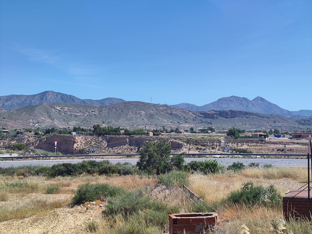 5 bedroom Finca/Country House for sale in Abanilla with garage - € 94,000 (Ref: 9872477)