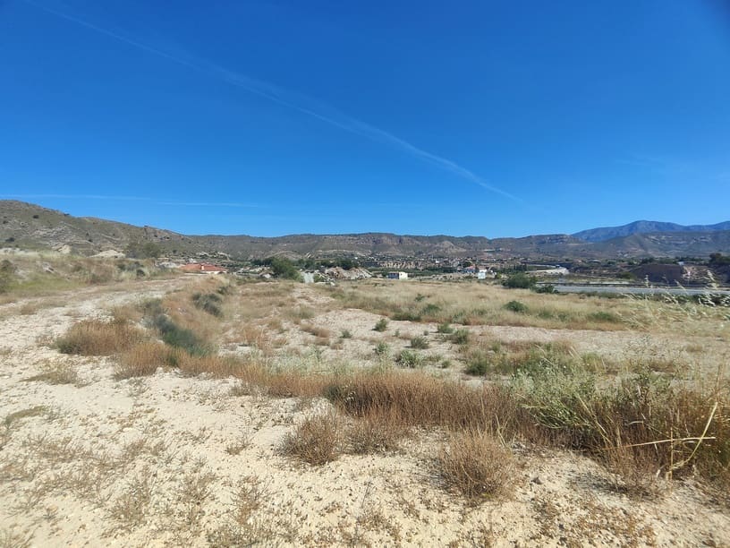 5 bedroom Finca/Country House for sale in Abanilla with garage - € 94,000 (Ref: 9872477)
