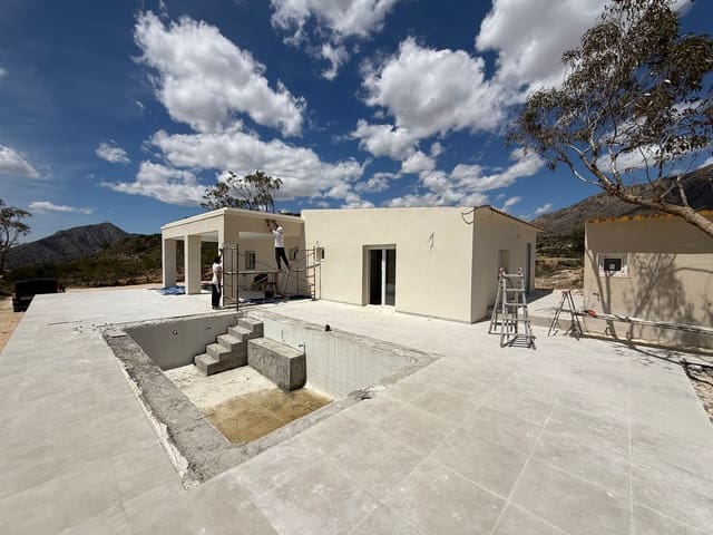 Chalet de 3 habitaciones en Hondón de las Nieves en venta con piscina - 249.500 € (Ref: 9909053)