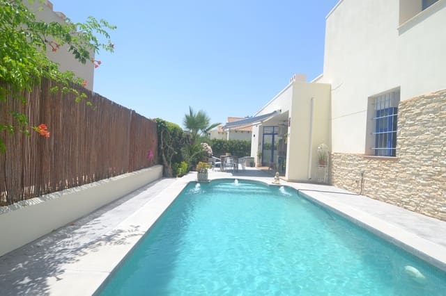 4 soveværelse Byhus til salg i Fortuna med swimmingpool - € 299.950 (Ref: 9931139)