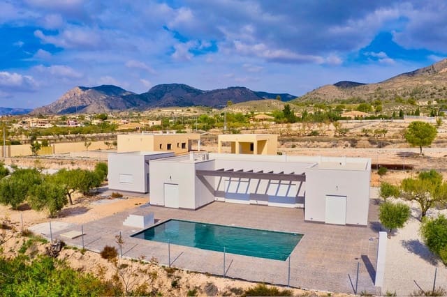 3 soveværelse Villa til salg i Pinoso med swimmingpool garage - € 365.000 (Ref: 9932114)