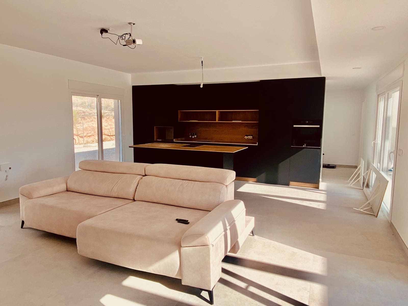 3 soveværelse Villa til salg i Pinoso med swimmingpool garage - € 365.000 (Ref: 9932114)