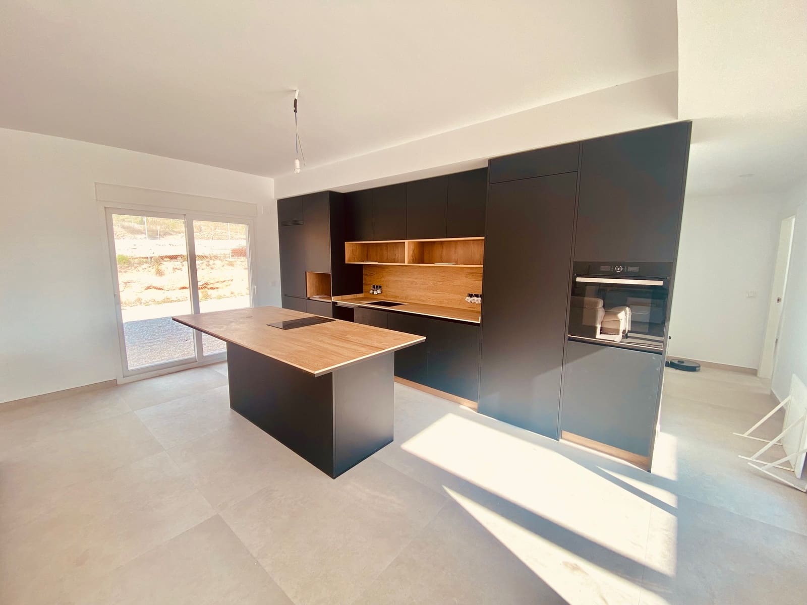 3 soveværelse Villa til salg i Pinoso med swimmingpool garage - € 365.000 (Ref: 9932114)