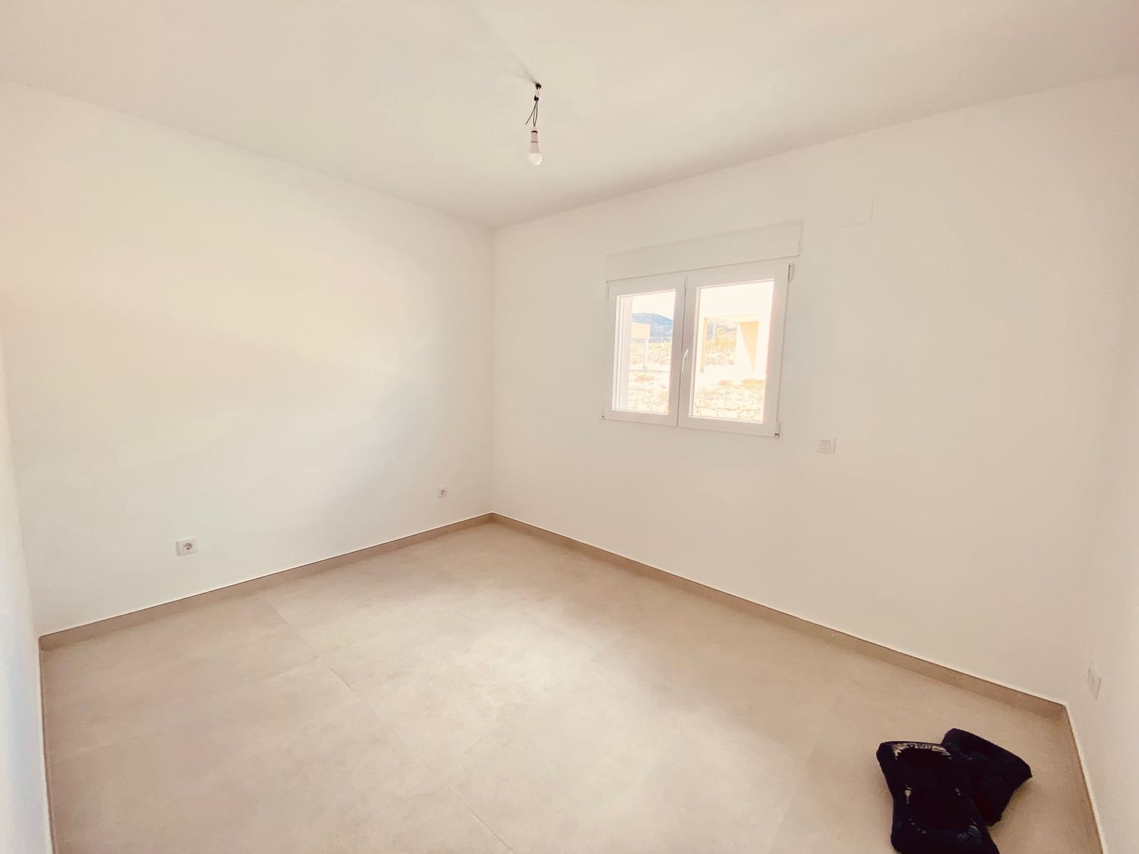 3 soveværelse Villa til salg i Pinoso med swimmingpool garage - € 365.000 (Ref: 9932114)