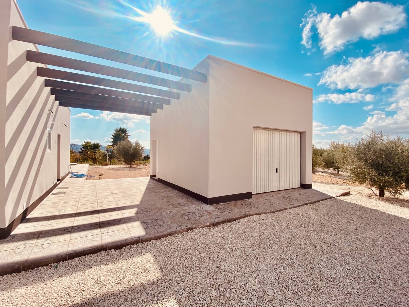 3 soveværelse Villa til salg i Pinoso med swimmingpool garage - € 365.000 (Ref: 9932114)