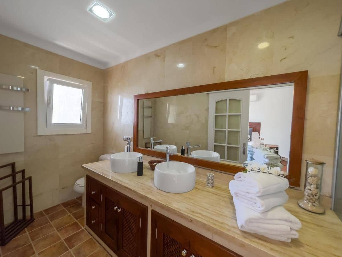 10 soveværelse Villa til salg i Santa Brigida med swimmingpool garage - € 2.500.000 (Ref: 5150099)