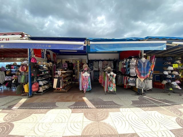 Commercial for sale in Playa del Inglés, San Bartolomé de Tirajana - € 400,000 (Ref: 5933010)
