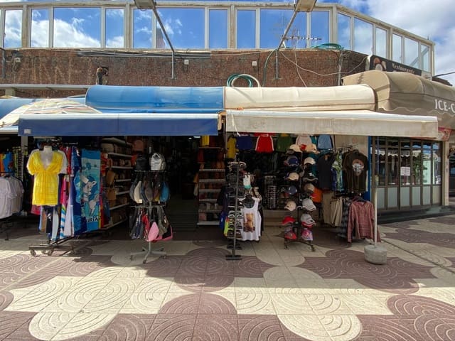 Commercial for sale in Playa del Inglés, San Bartolomé de Tirajana - € 400,000 (Ref: 7027566)
