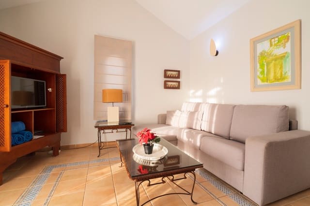 2 soverom Bungalow til salgs i Playa Blanca, Yaiza med svømmebasseng - € 598 500 (Ref: 8335535)