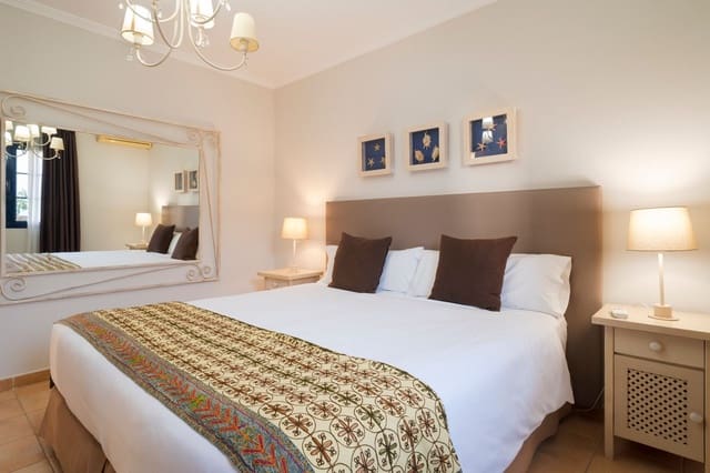 2 soverom Bungalow til salgs i Playa Blanca, Yaiza med svømmebasseng - € 598 500 (Ref: 8335535)