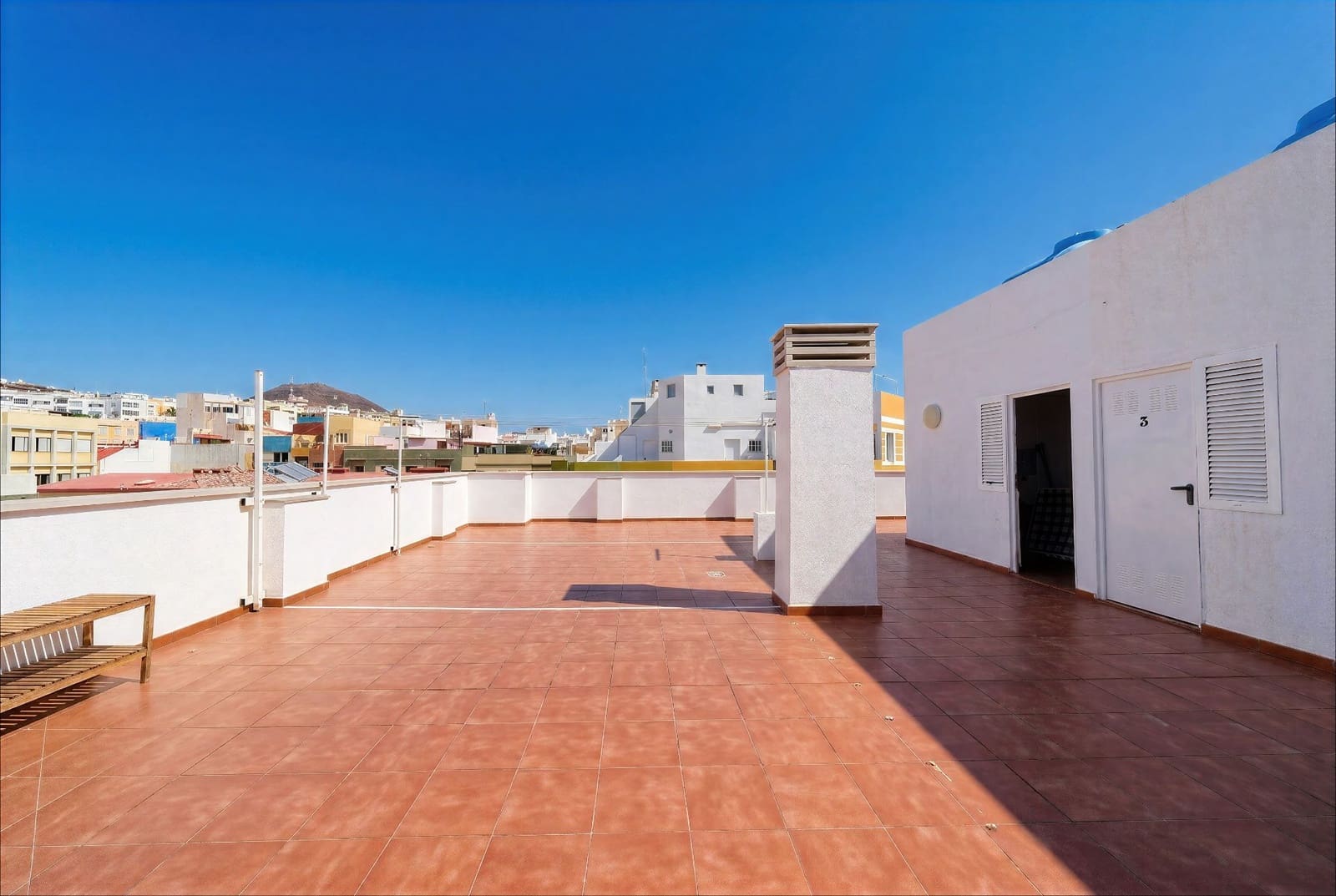 2 soveværelse Lejlighed til salg i Las Palmas de Gran Canaria med garage - € 259.000 (Ref: 9893766)