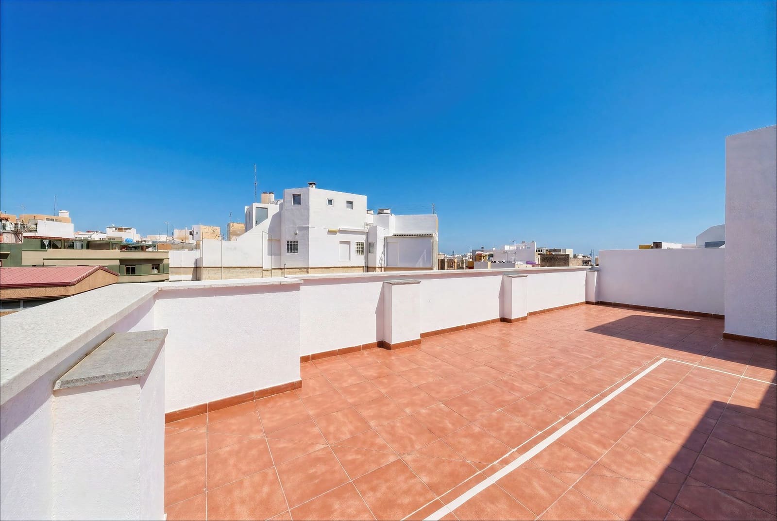 2 soveværelse Lejlighed til salg i Las Palmas de Gran Canaria med garage - € 259.000 (Ref: 9893766)