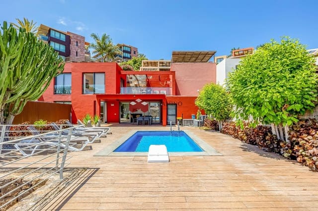 Villa til salg i Salobre Golf, San Bartolomé de Tirajana med swimmingpool garage - € 700.000 (Ref: 10000099)