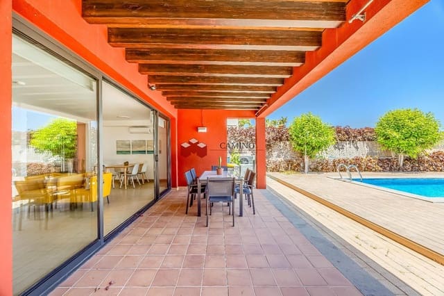 Villa til salg i Salobre Golf, San Bartolomé de Tirajana med swimmingpool garage - € 700.000 (Ref: 10000099)