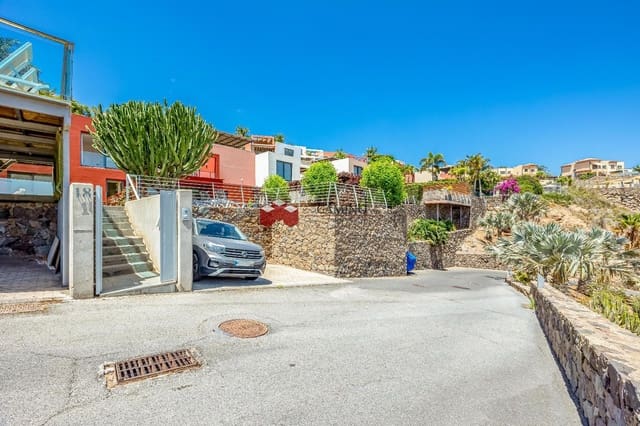 Villa til salg i Salobre Golf, San Bartolomé de Tirajana med swimmingpool garage - € 700.000 (Ref: 10000099)