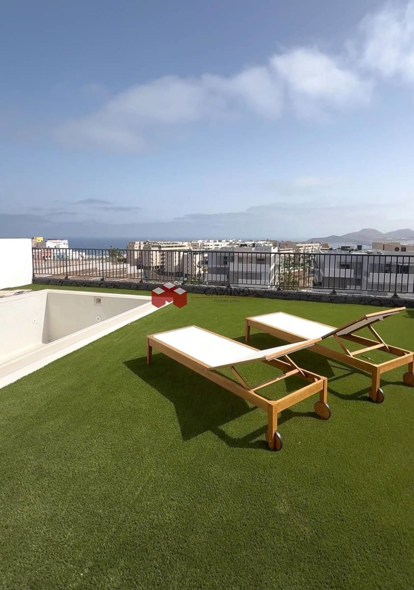 3 slaapkamer Villa te koop in Las Palmas de Gran Canaria met zwembad garage - € 1.095.000 (Ref: 10050693)