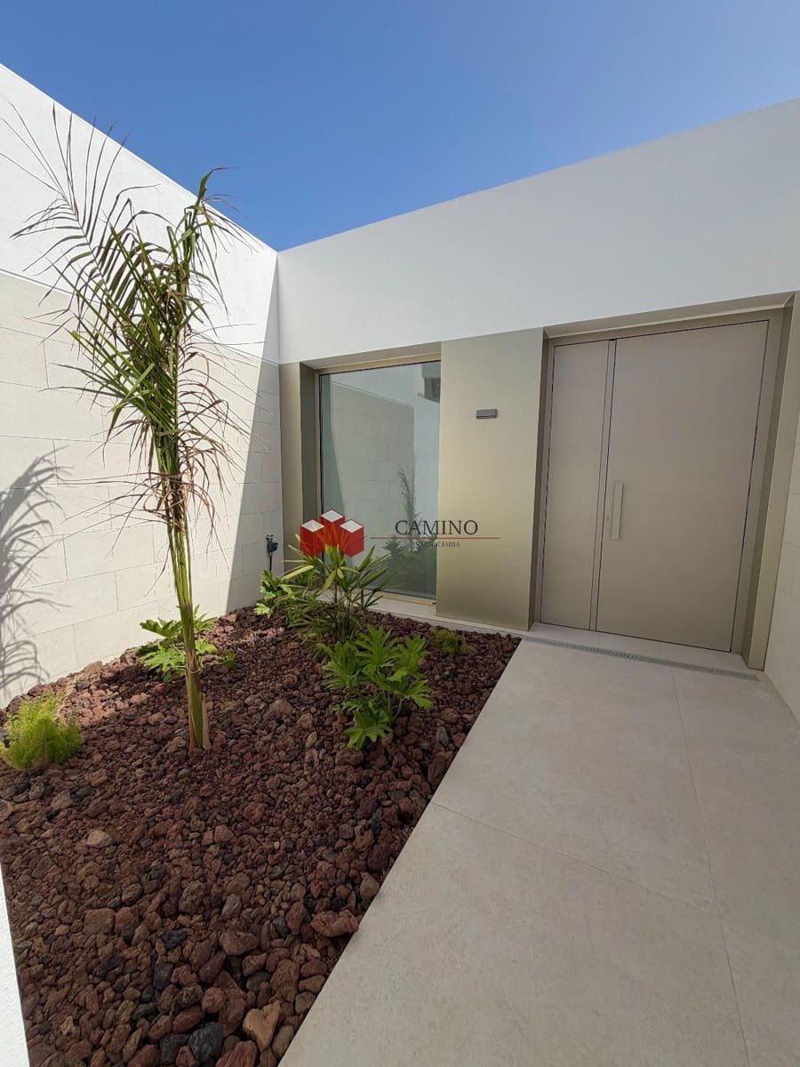 3 slaapkamer Villa te koop in Las Palmas de Gran Canaria met zwembad garage - € 1.095.000 (Ref: 10050693)