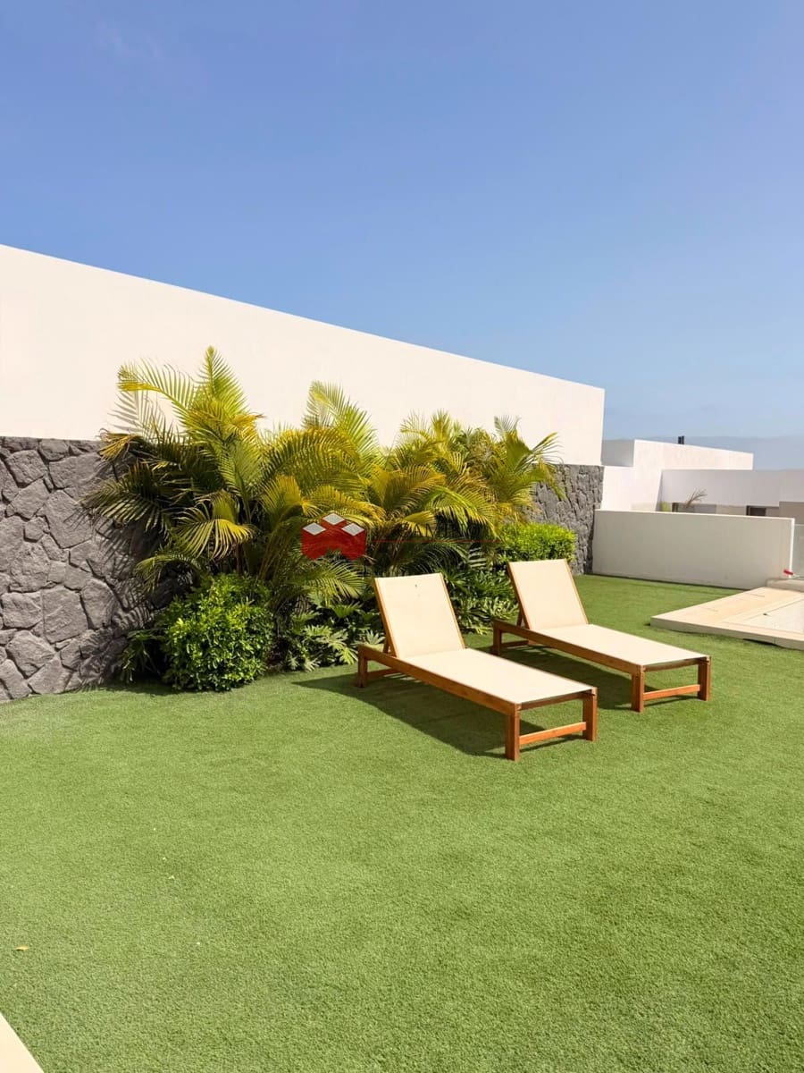 3 slaapkamer Villa te koop in Las Palmas de Gran Canaria met zwembad garage - € 1.095.000 (Ref: 10050693)