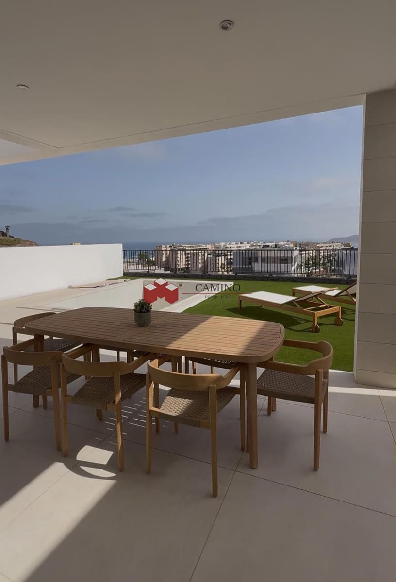 3 slaapkamer Villa te koop in Las Palmas de Gran Canaria met zwembad garage - € 1.095.000 (Ref: 10050693)