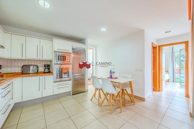 Chalet de 2 habitaciones en Salobre Golf, San Bartolomé de Tirajana en venta con piscina - 850.000 € (Ref: 10062811)