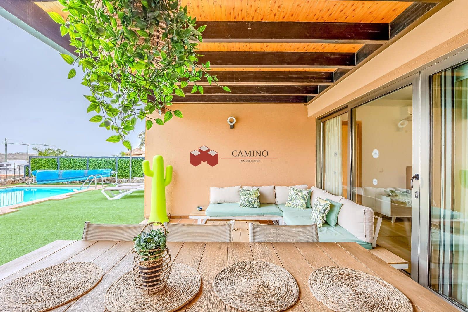 Chalet de 2 habitaciones en Salobre Golf en venta con piscina - 850.000 € (Ref: 10062811)