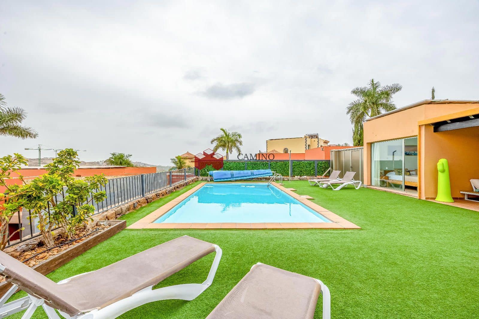 Chalet de 2 habitaciones en Salobre Golf en venta con piscina - 850.000 € (Ref: 10062811)