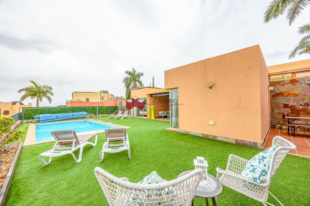 Chalet de 2 habitaciones en Salobre Golf, San Bartolomé de Tirajana en venta con piscina - 850.000 € (Ref: 10062811)