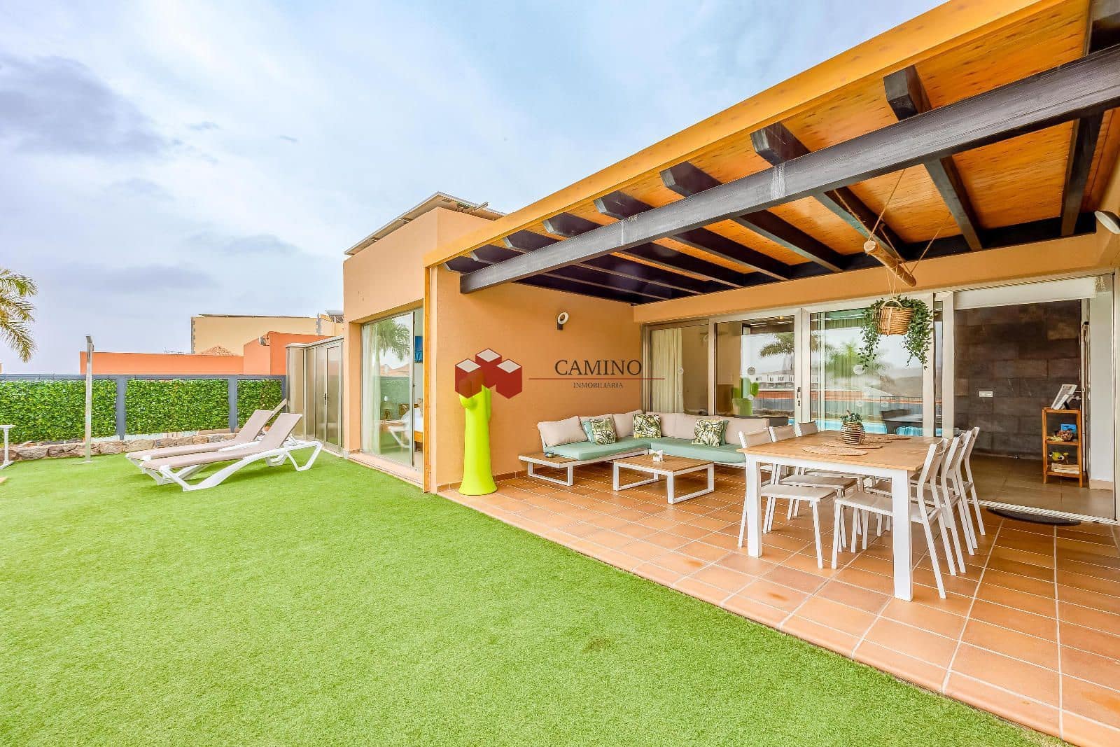 Chalet de 2 habitaciones en Salobre Golf en venta con piscina - 850.000 € (Ref: 10062811)