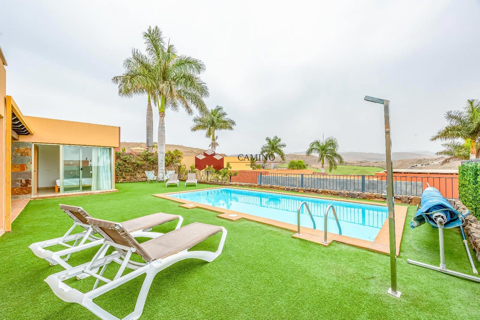 Chalet de 2 habitaciones en Salobre Golf en venta con piscina - 850.000 € (Ref: 10062811)