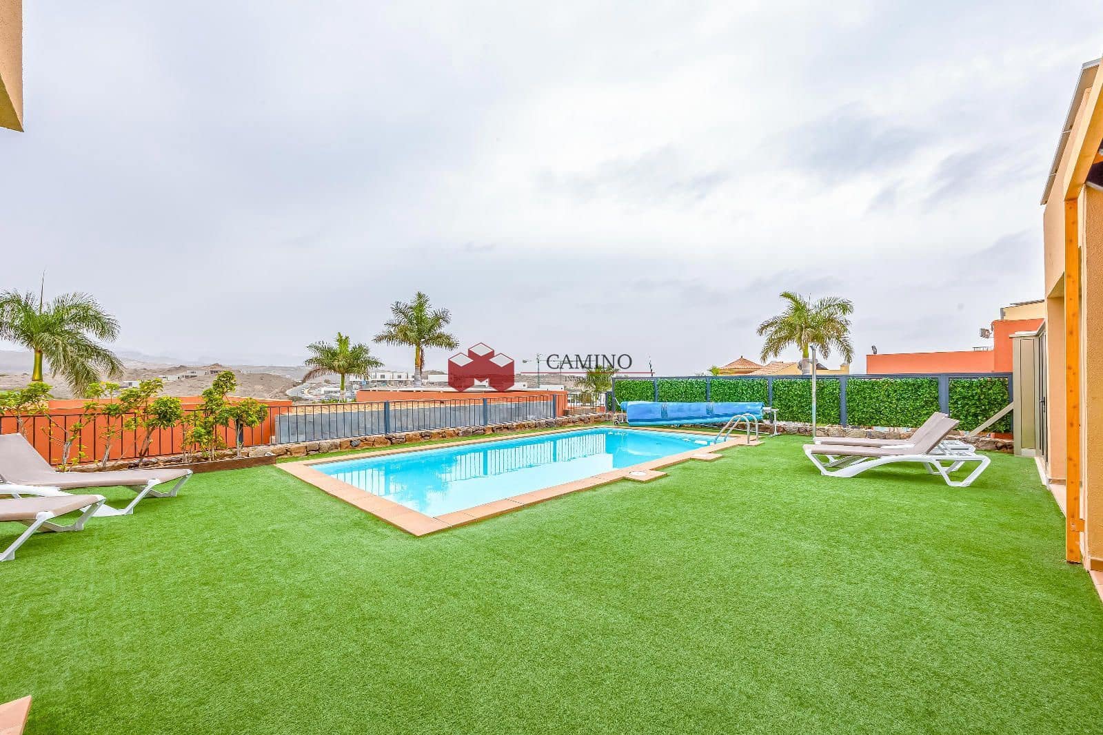 Chalet de 2 habitaciones en Salobre Golf en venta con piscina - 850.000 € (Ref: 10062811)