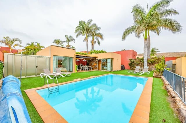 Chalet de 2 habitaciones en Salobre Golf, San Bartolomé de Tirajana en venta con piscina - 850.000 € (Ref: 10062811)
