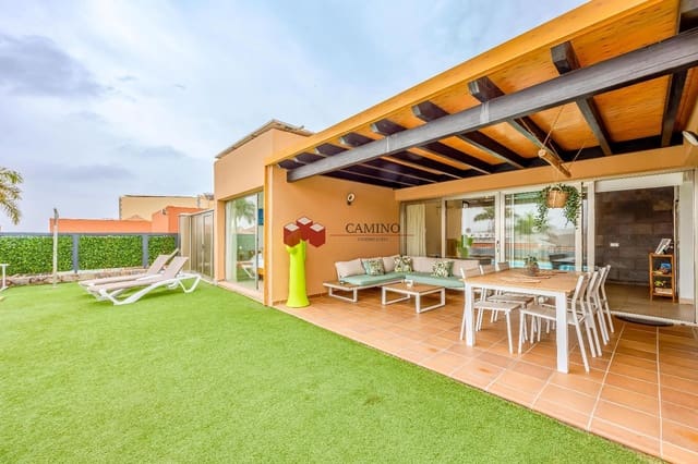 Chalet de 2 habitaciones en Salobre Golf, San Bartolomé de Tirajana en venta con piscina - 850.000 € (Ref: 10062811)