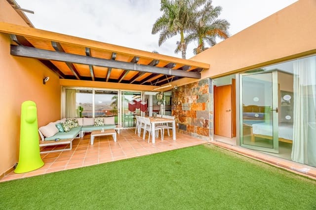 Chalet de 2 habitaciones en Salobre Golf, San Bartolomé de Tirajana en venta con piscina - 850.000 € (Ref: 10062811)