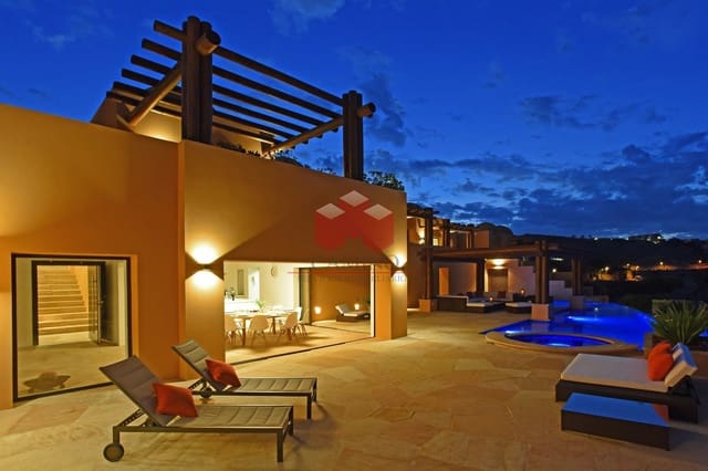 5 quarto Moradia para venda em Salobre Golf, San Bartolomé de Tirajana com piscina garagem - 2 300 000 € (Ref: 7409566)