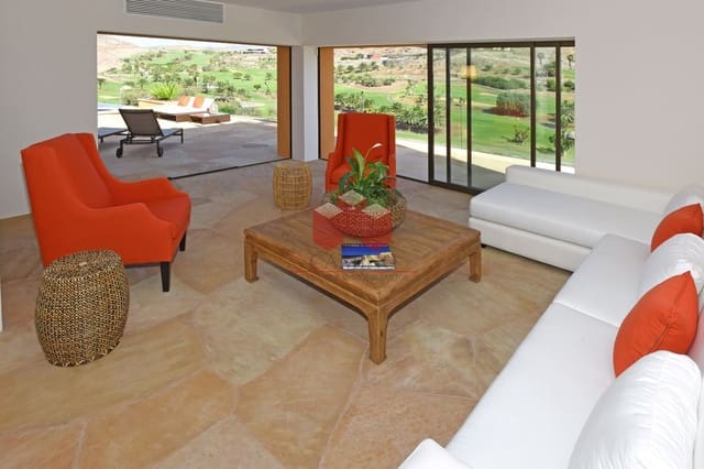 5 quarto Moradia para venda em Salobre Golf, San Bartolomé de Tirajana com piscina garagem - 2 300 000 € (Ref: 7409566)