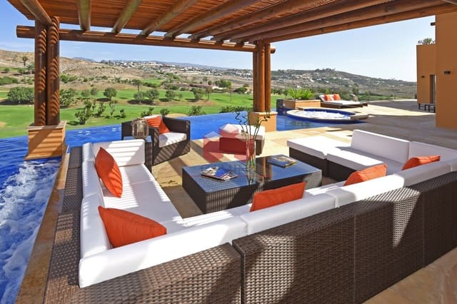 5 quarto Moradia para venda em Salobre Golf, San Bartolomé de Tirajana com piscina garagem - 2 300 000 € (Ref: 7409566)