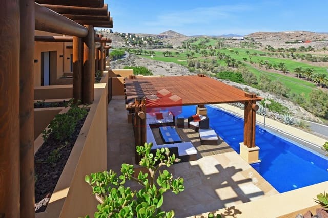 5 quarto Moradia para venda em Salobre Golf, San Bartolomé de Tirajana com piscina garagem - 2 300 000 € (Ref: 7409566)