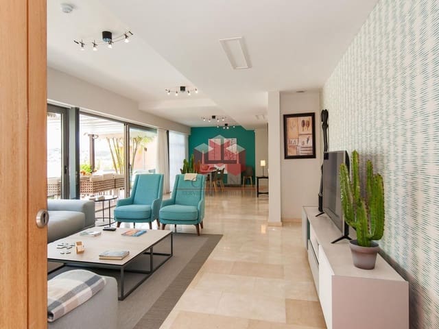 3 quarto Moradia para venda em Salobre Golf, San Bartolomé de Tirajana com piscina garagem - 1 650 000 € (Ref: 7409571)