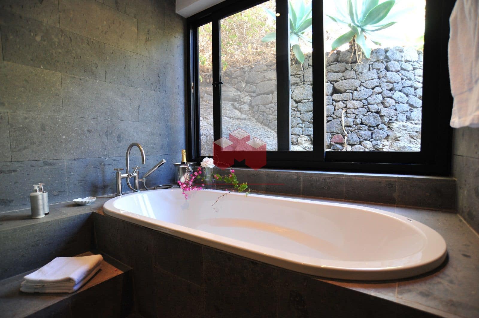 9 quarto Moradia para venda em Monte Leon com piscina - 8 500 000 € (Ref: 7575869)